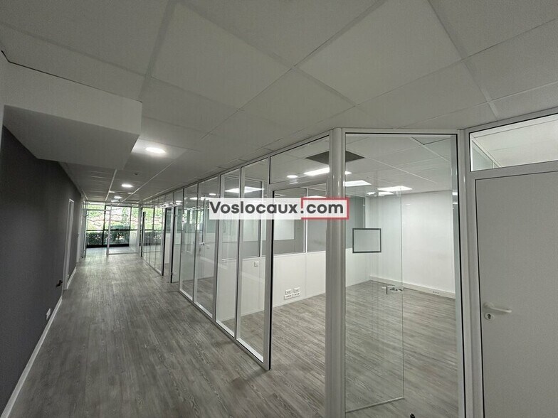 Office in SOPHIA ANTIPOLIS for lease - Interior Photo - Image 2 of 6