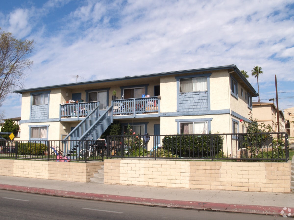 7781 Slater Ave, Huntington Beach, CA 92647