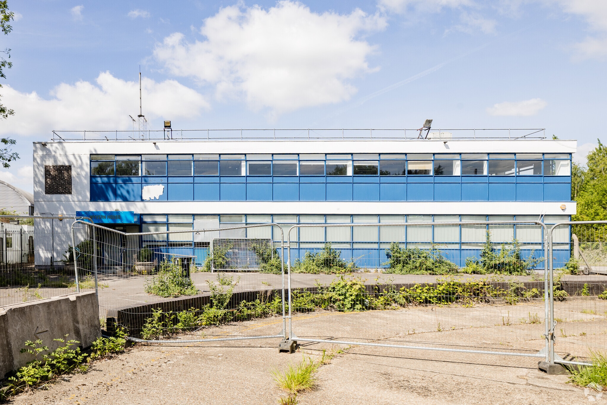 Wyvern Way, Uxbridge for lease Primary Photo- Image 1 of 3