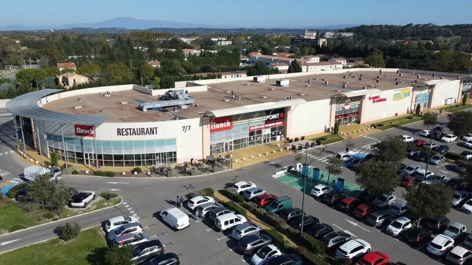 Retail in Avignon for lease - Building Photo - Image 2 of 12