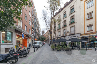 Retail in Madrid, MAD for lease Interior Photo- Image 2 of 22