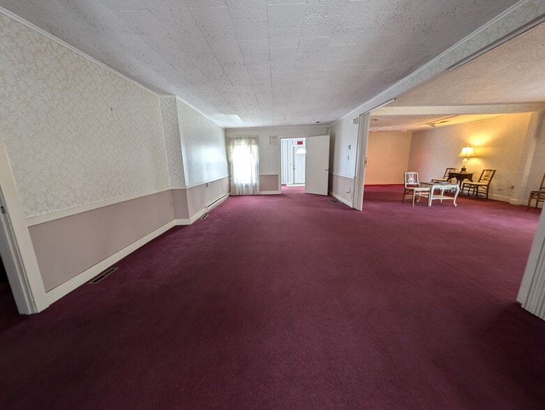 9 Main St, Ravena, NY for lease - Interior Photo - Image 2 of 11