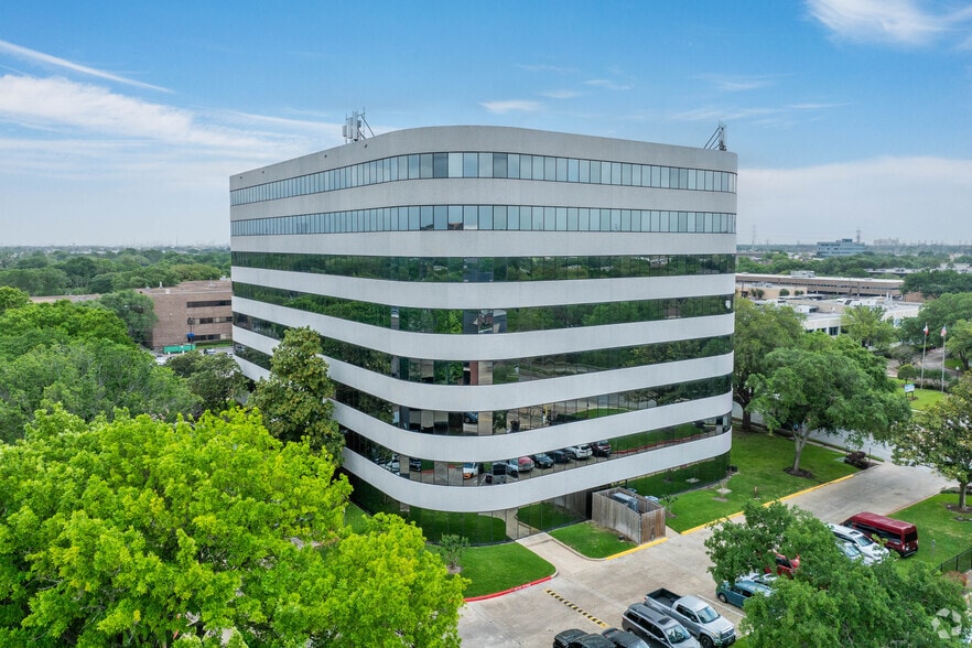 9800 Richmond Ave, Houston, TX for lease - Building Photo - Image 1 of 13