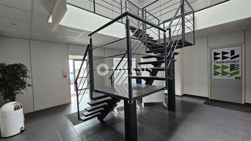 Office in Roncq for lease - Lobby - Image 2 of 8