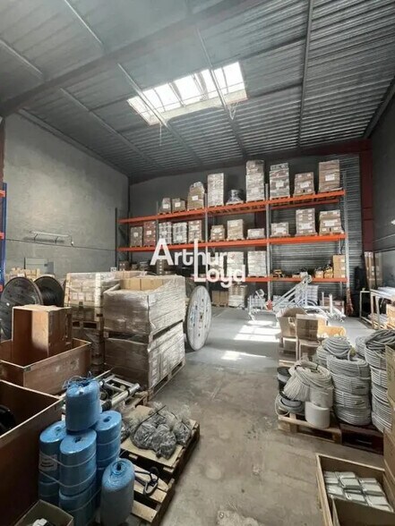 Flex in Mandelieu-la-Napoule for lease - Building Photo - Image 2 of 7