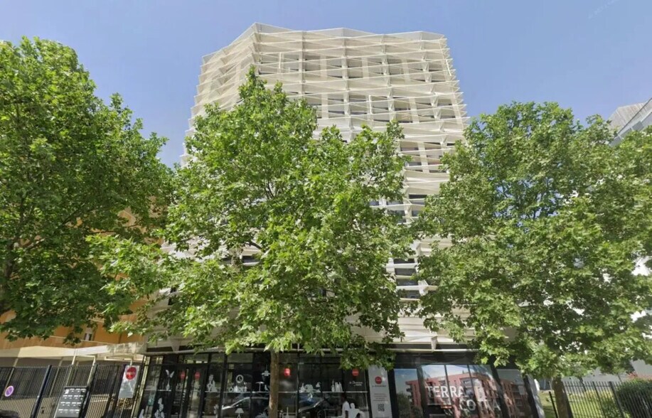 Office in Toulouse for lease - Building Photo - Image 2 of 19