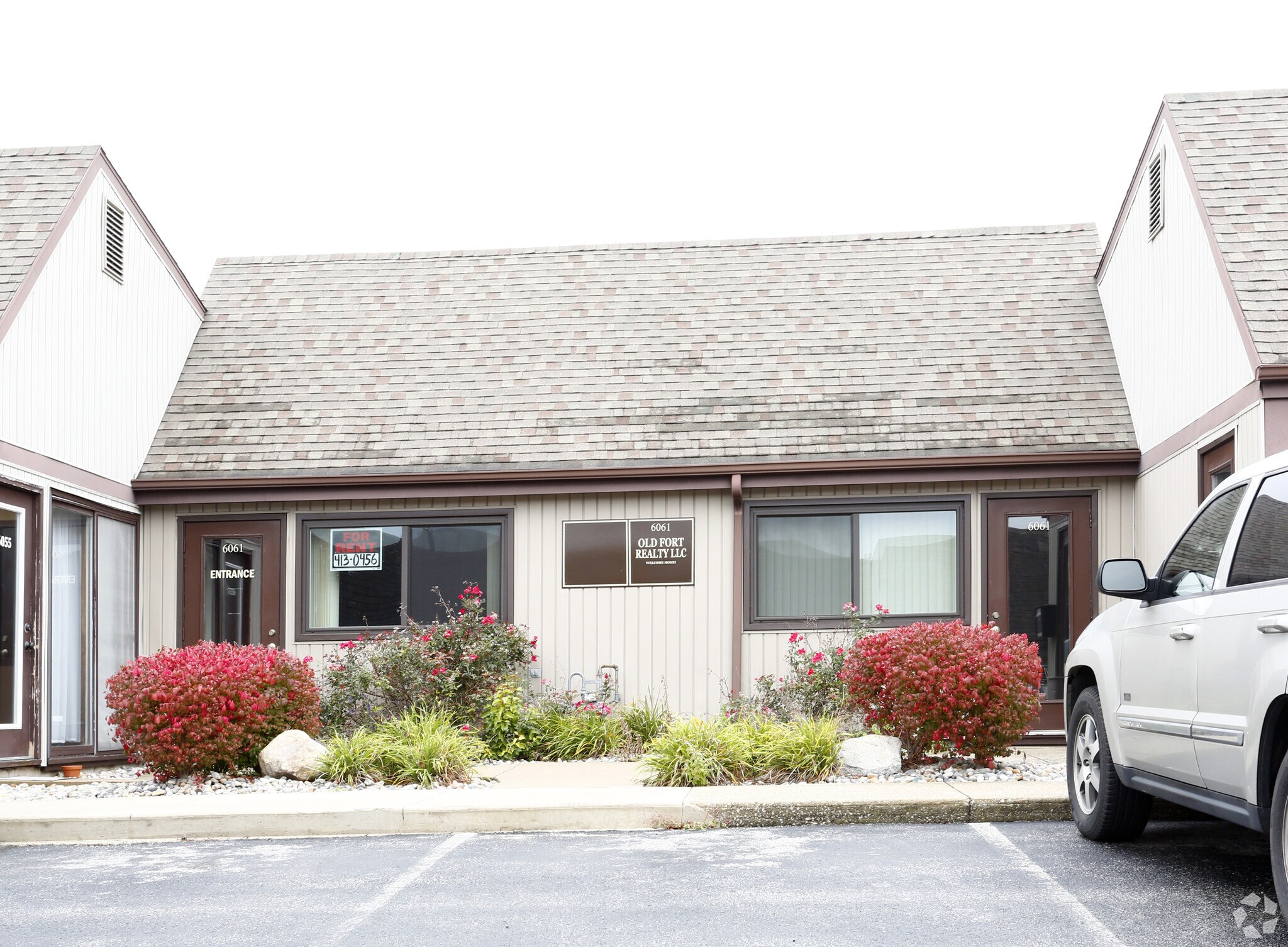 6061 Stoney Creek Dr, Fort Wayne, IN for sale Primary Photo- Image 1 of 1