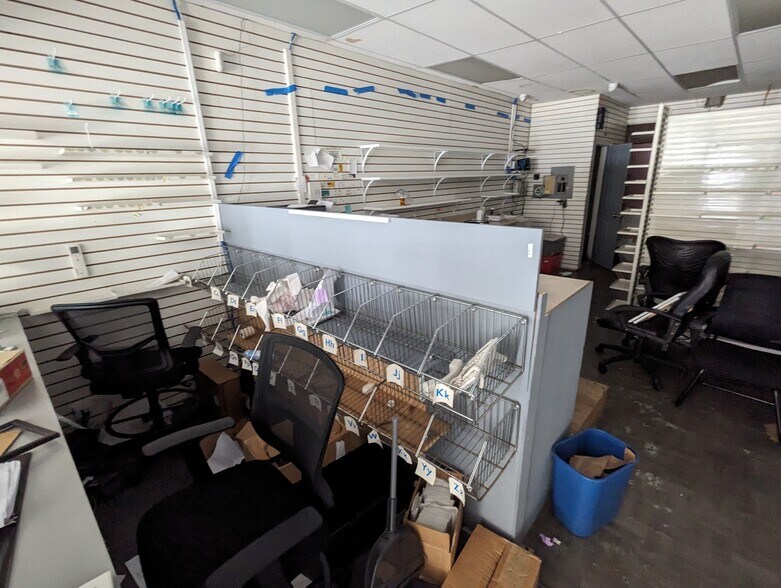 40254049 Laconia Ave, Bronx, NY 10466 Retail for Lease