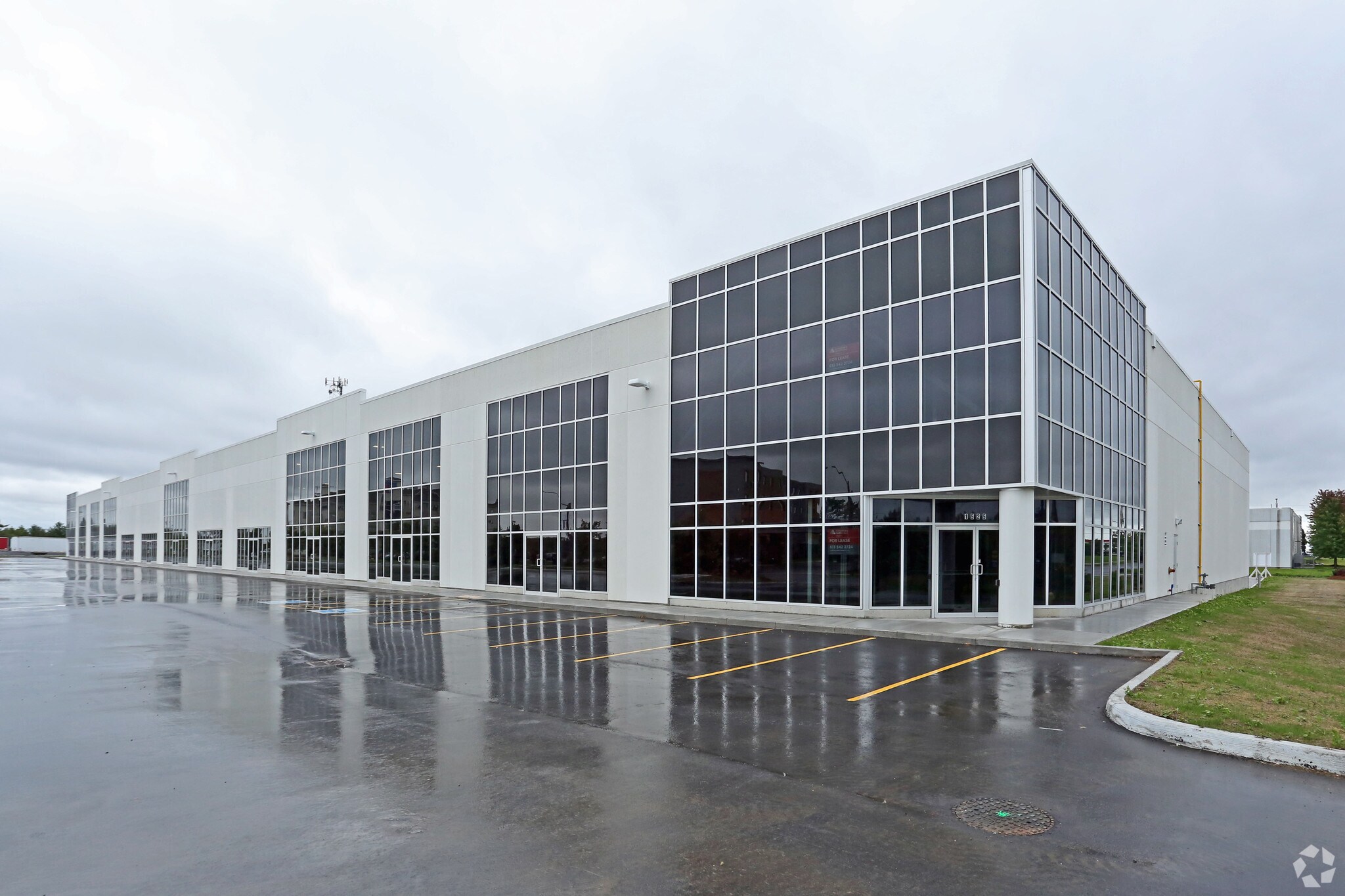 1525 Robinson Ct, Kingston, ON for lease Primary Photo- Image 1 of 4