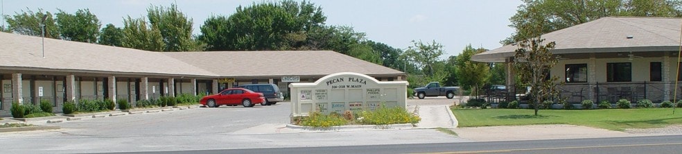 328 W Main St, Azle, TX for lease - Building Photo - Image 1 of 12