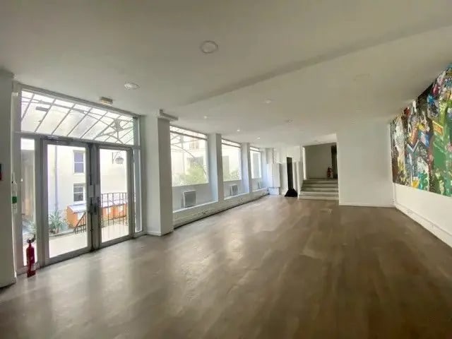 Flex in Paris for lease - Building Photo - Image 2 of 14