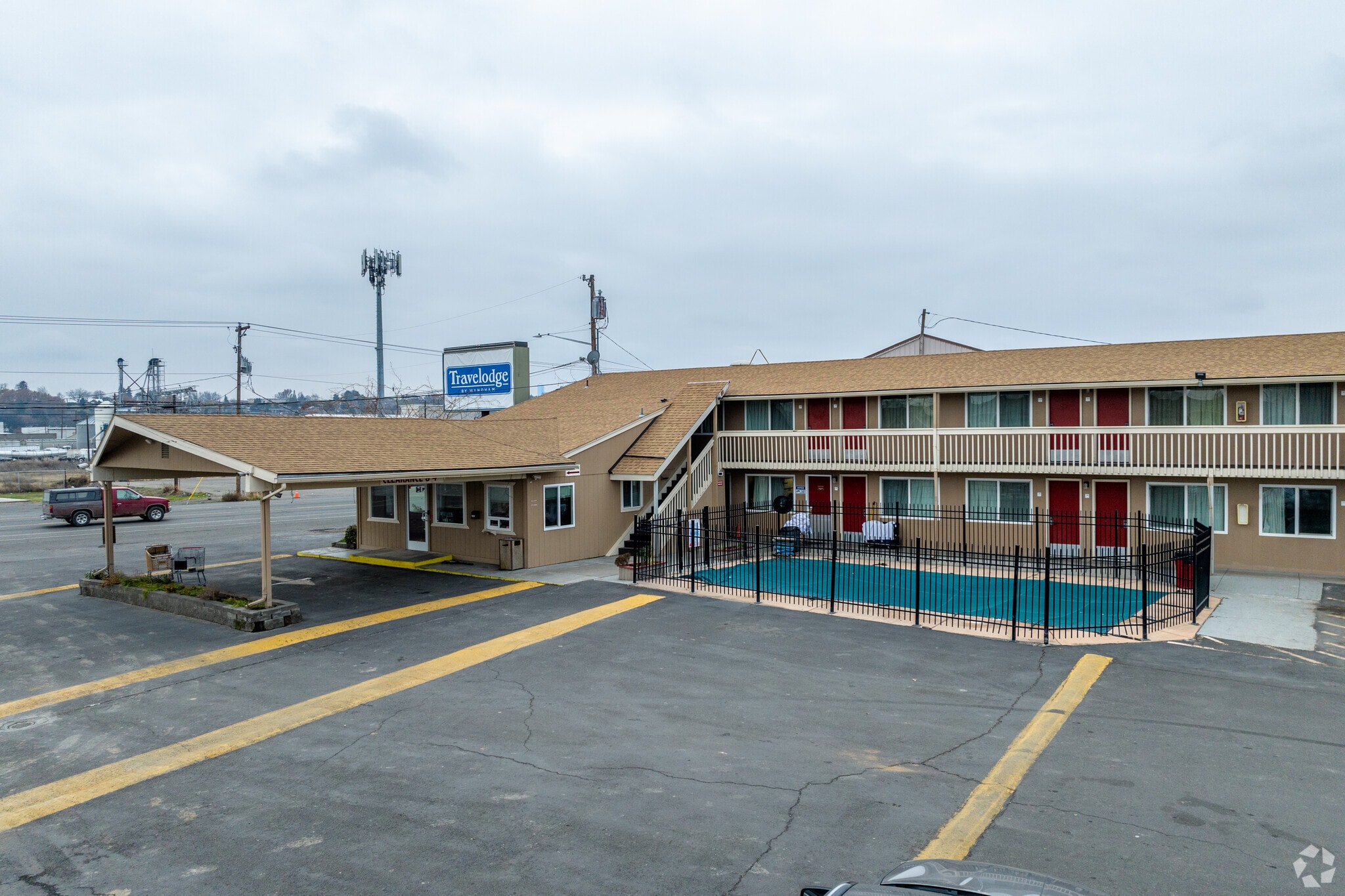 408 Yakima Valley Hwy, Sunnyside, WA for sale Primary Photo- Image 1 of 28