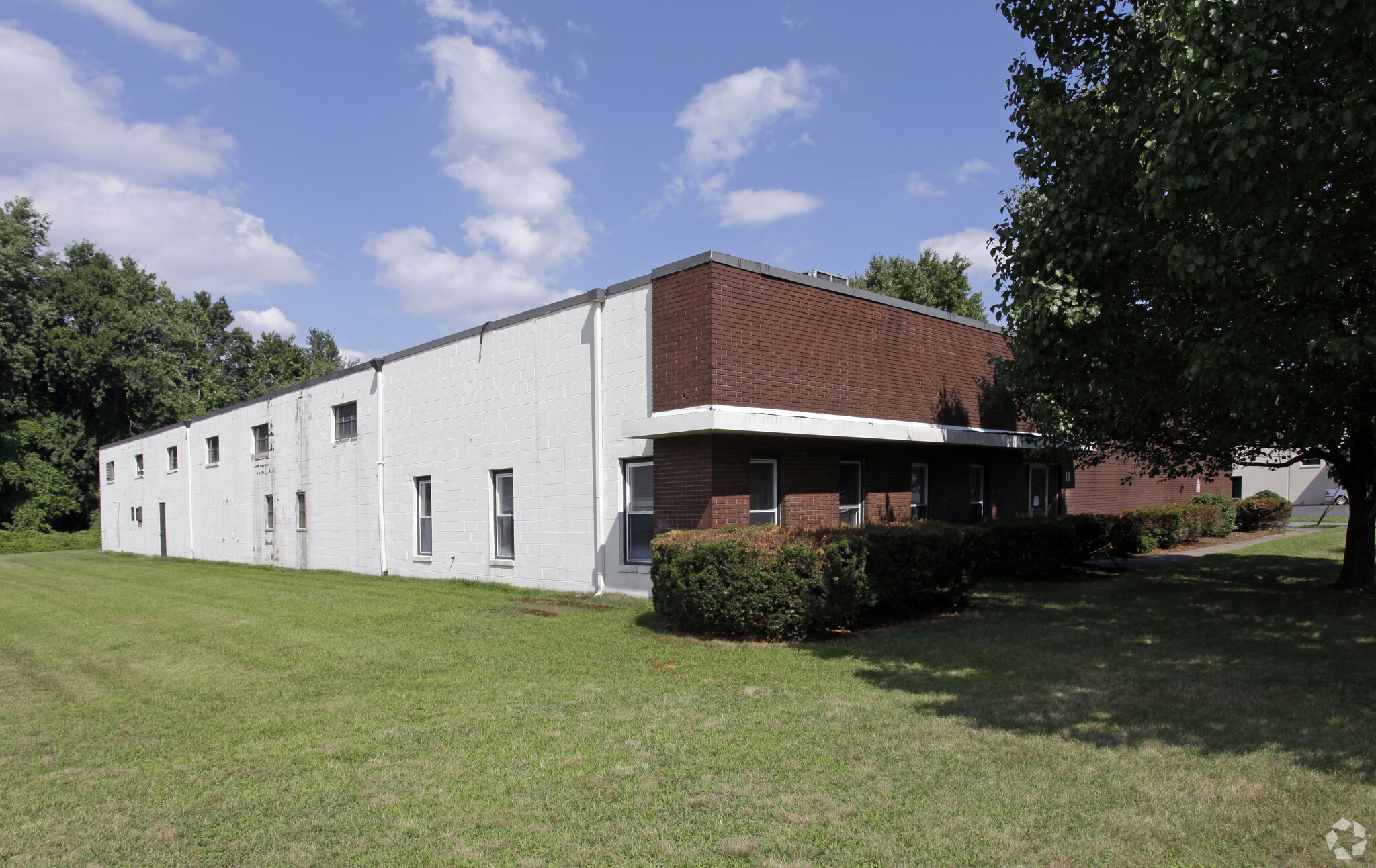 11 Spielman Rd, Fairfield, NJ for sale Primary Photo- Image 1 of 1