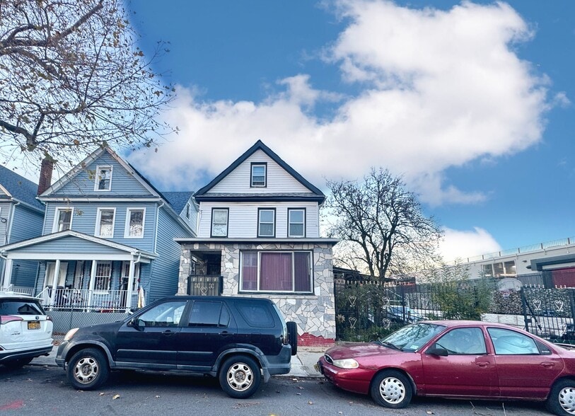 13415 102nd Ave, South Richmond Hill, NY for sale - Building Photo - Image 1 of 23