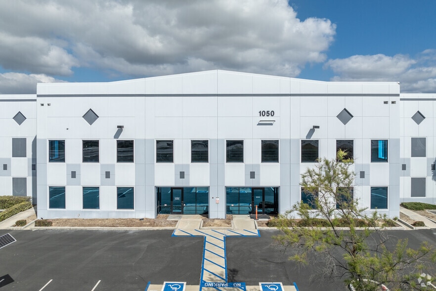 1050 E Orange Show Rd, San Bernardino, CA for lease - Building Photo - Image 3 of 8