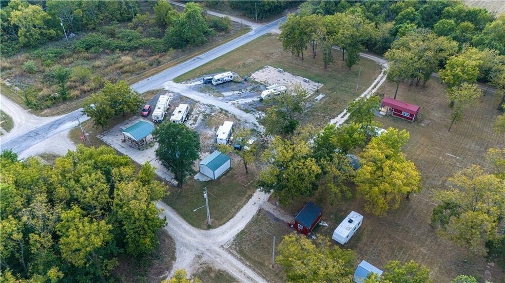 74 2nd St, Moran, KS for sale - Building Photo - Image 3 of 39