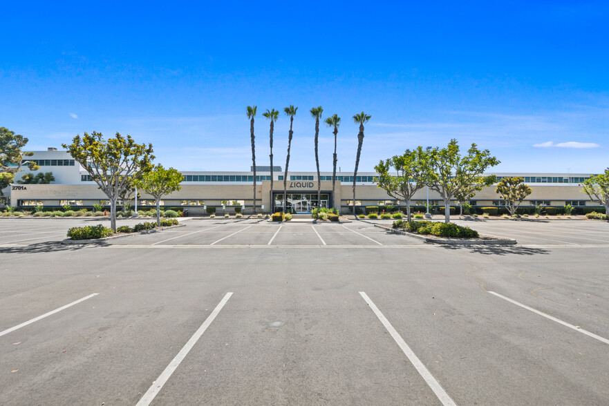 2701 S Harbor Blvd, Santa Ana, CA for lease - Building Photo - Image 1 of 7