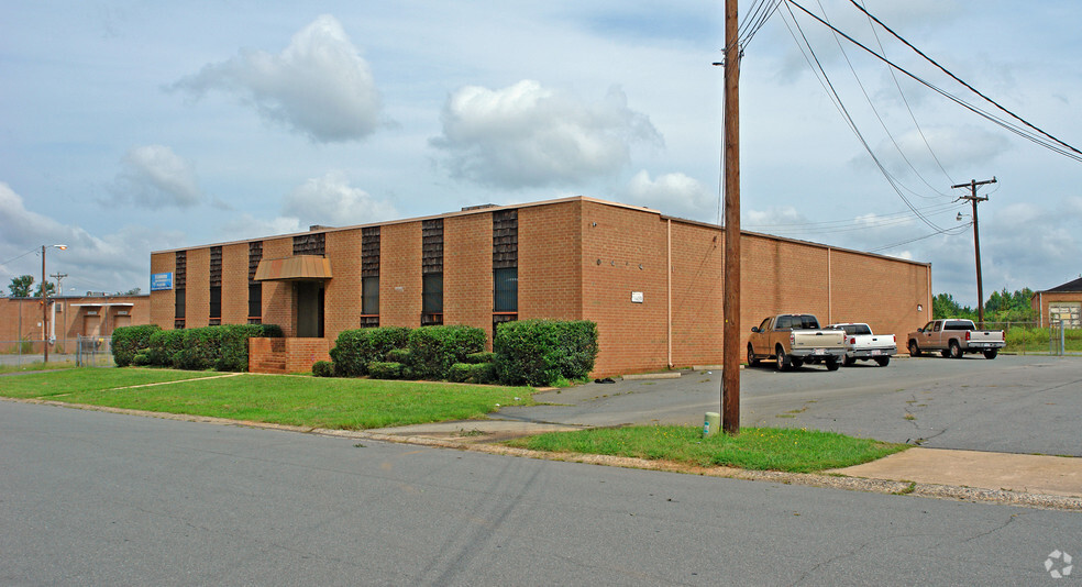 3721 Atmore St, Charlotte, NC for lease - Building Photo - Image 1 of 2