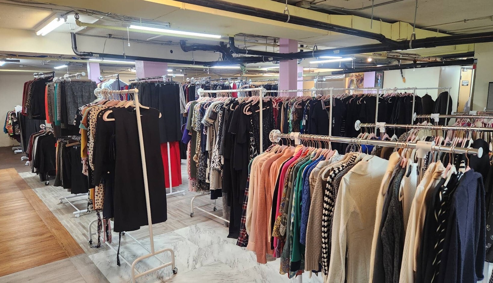 236 NE 4th Ave, Camas, WA for lease Interior Photo- Image 1 of 4