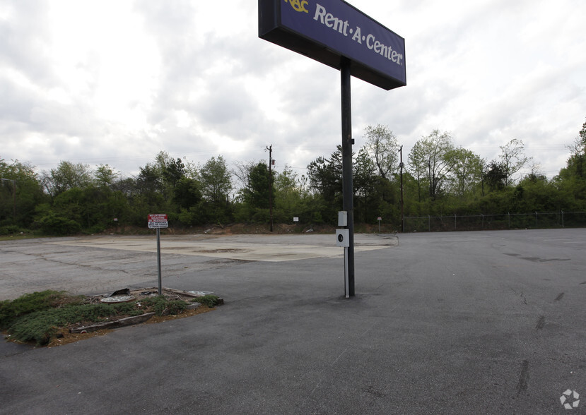 W Blue Ridge Dr, Greenville, SC for lease - Primary Photo - Image 1 of 4