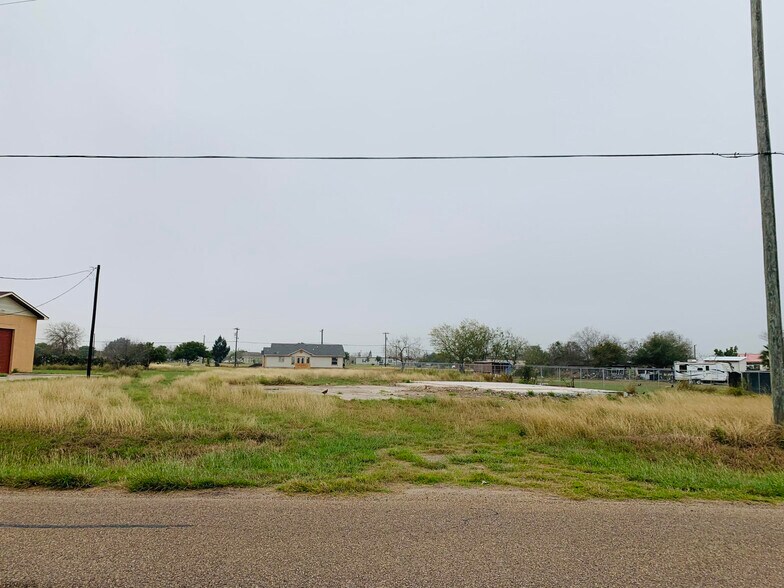 00 Expressway 77, Combes, TX 78535