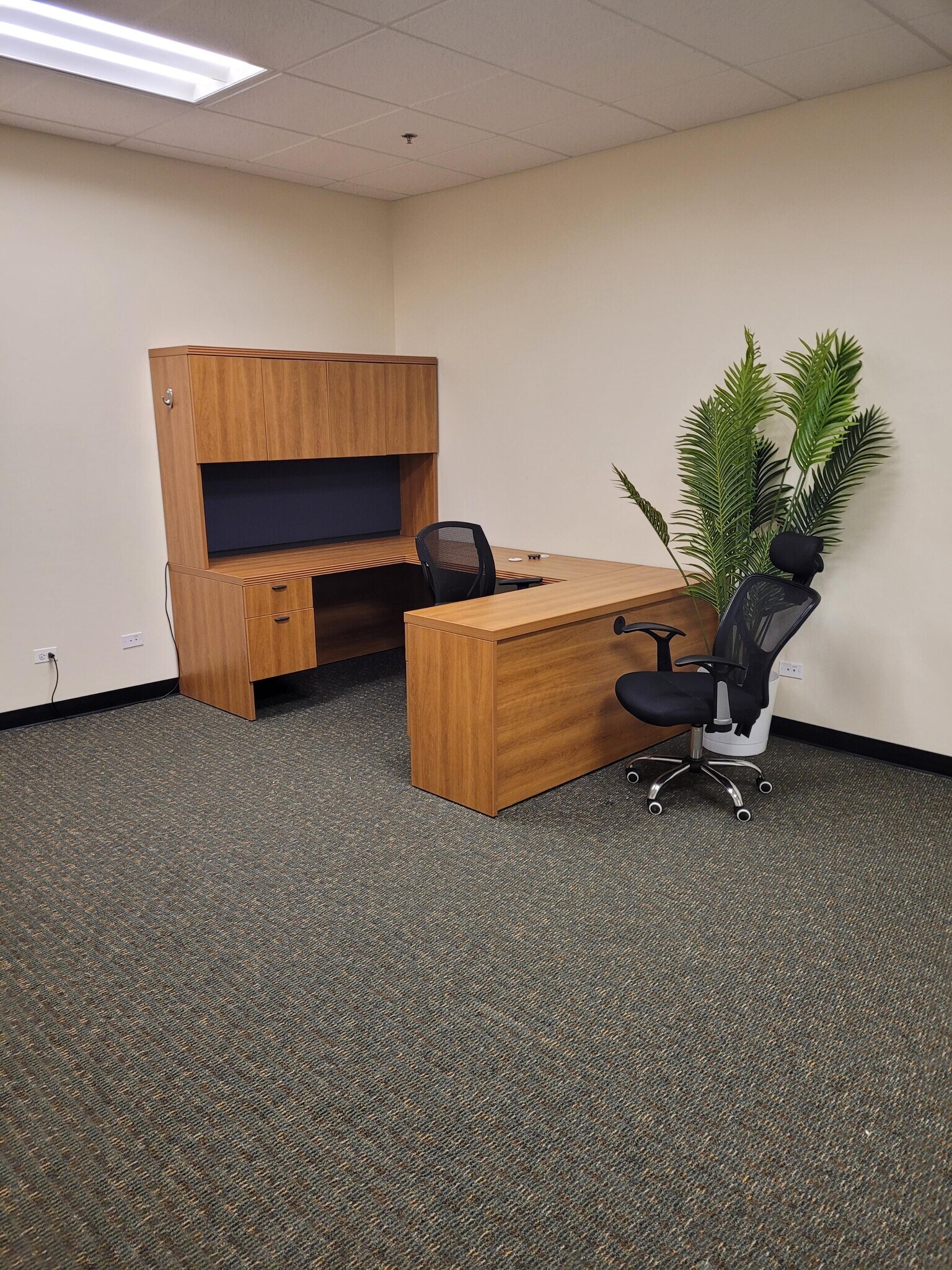 7125 W Gunnison St, Harwood Heights, IL for lease Interior Photo- Image 1 of 5