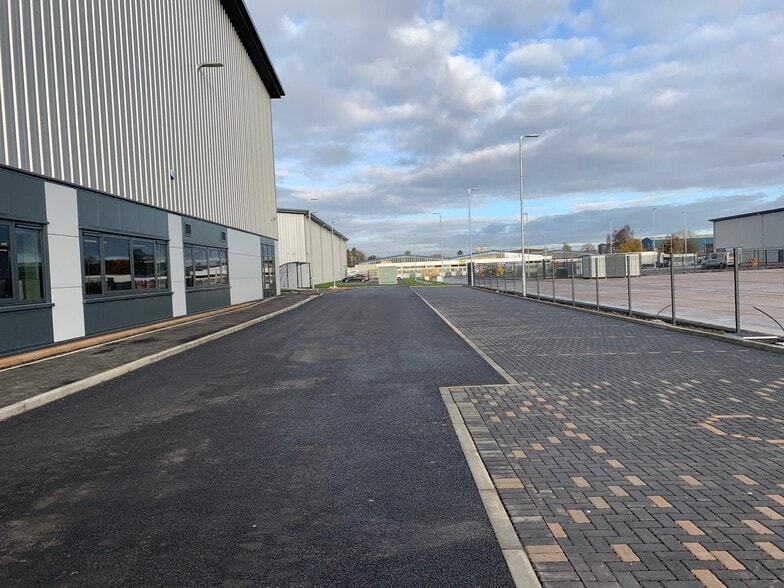 Craig Pl, Bellshill for lease - Building Photo - Image 3 of 17