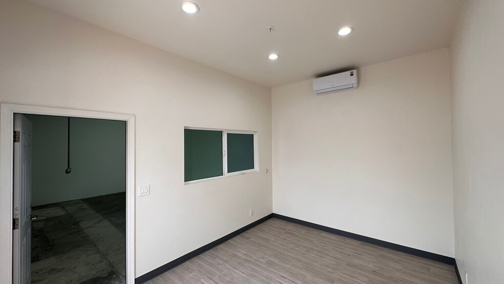 1450 W Collins Ave, Orange, CA for lease - Interior Photo - Image 3 of 8