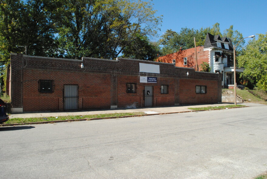 811 Academy Ave, Saint Louis, MO for sale - Building Photo - Image 1 of 3