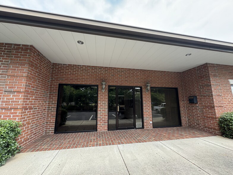 3090 Dauphin Sq Connector, Mobile, AL for lease - Building Photo - Image 2 of 11