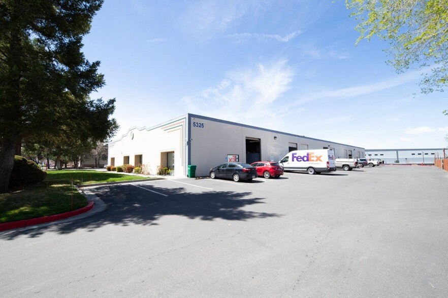 5325 Louie Ln, Reno, NV for lease - Building Photo - Image 3 of 19