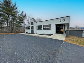 30 E Shady Ln, Enola, PA for lease Building Photo- Image 2 of 9