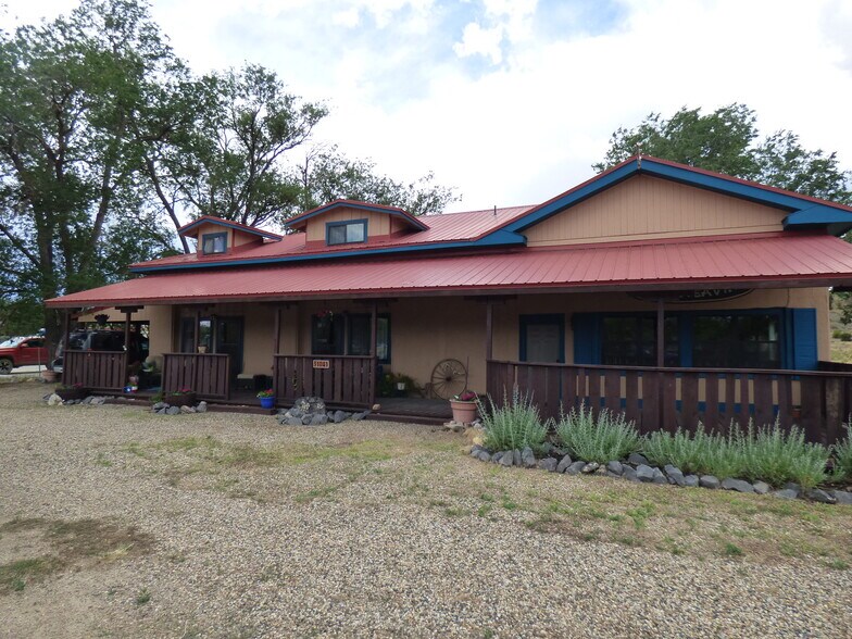 31041 E Hwy. 64, Cimarron, NM for sale - Primary Photo - Image 1 of 1