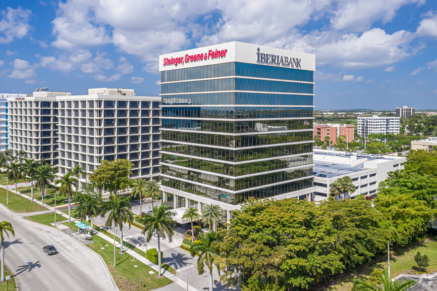 1645 Palm Beach Lakes Blvd, West Palm Beach, FL for lease - Building Photo - Image 3 of 17