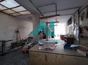 Retail in Cáceres, Cáceres for lease Interior Photo- Image 2 of 9