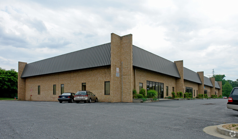 1 Nashua Ct, Essex, MD for lease - Primary Photo - Image 1 of 4