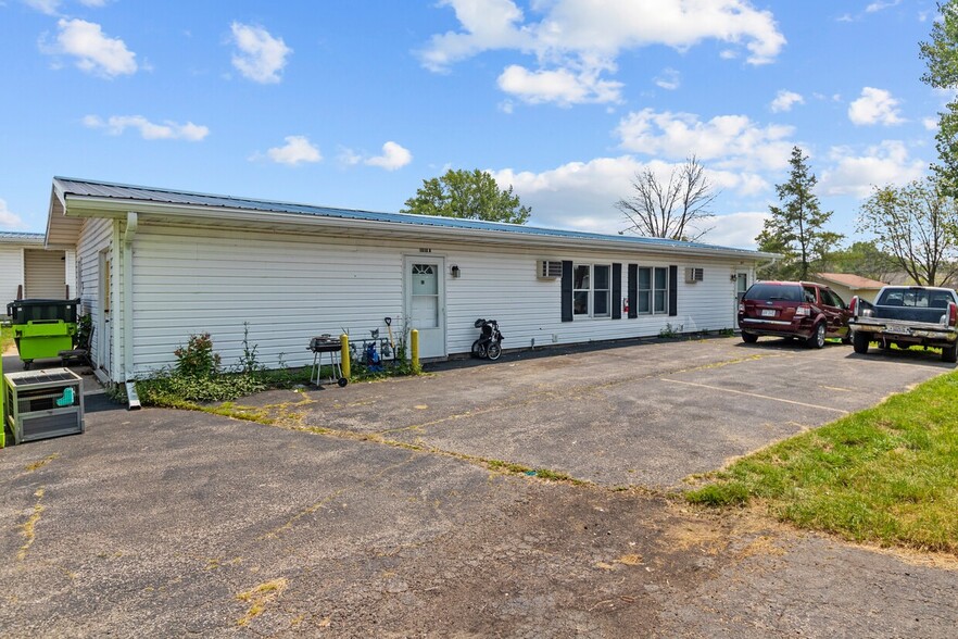 1010-1014 E Main St, Omro, WI for sale - Building Photo - Image 2 of 2