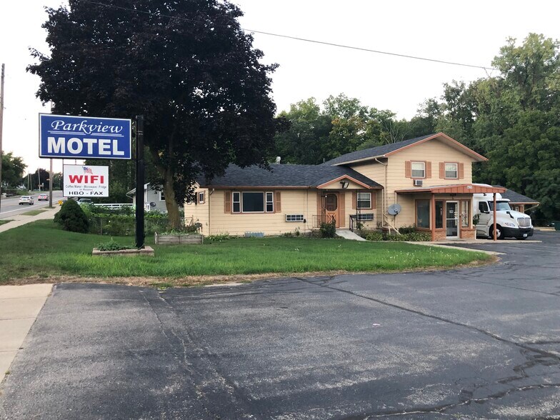 429 N Broadway St, Hastings, MI for sale - Building Photo - Image 2 of 6