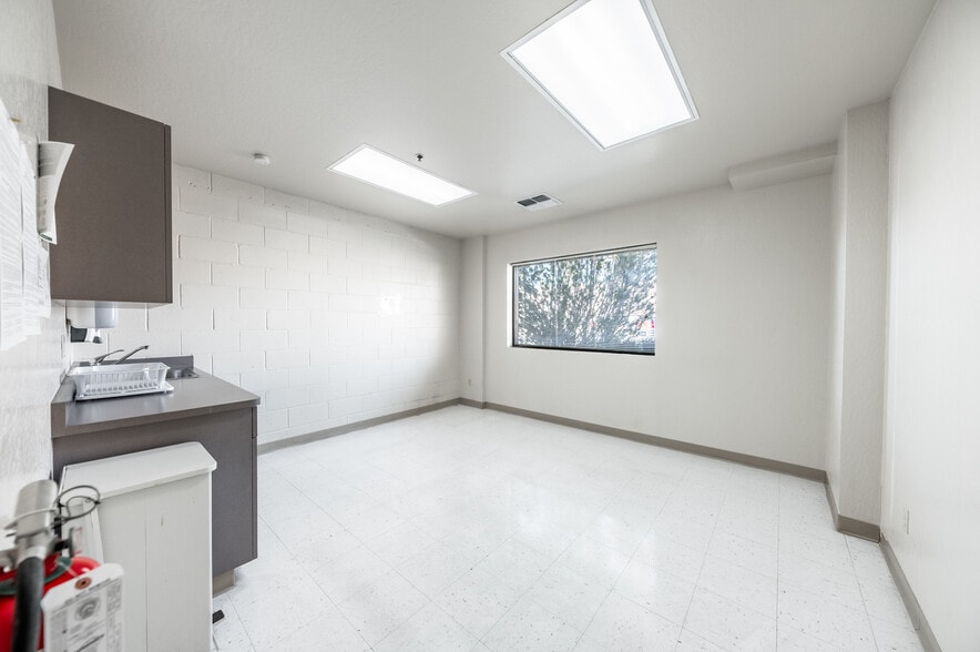 1665 Old Hot Springs Rd, Carson City, NV for lease - Interior Photo - Image 3 of 15