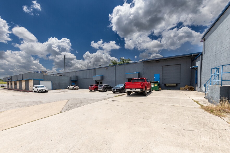 2111 West Ave, San Antonio, TX for sale - Building Photo - Image 3 of 13