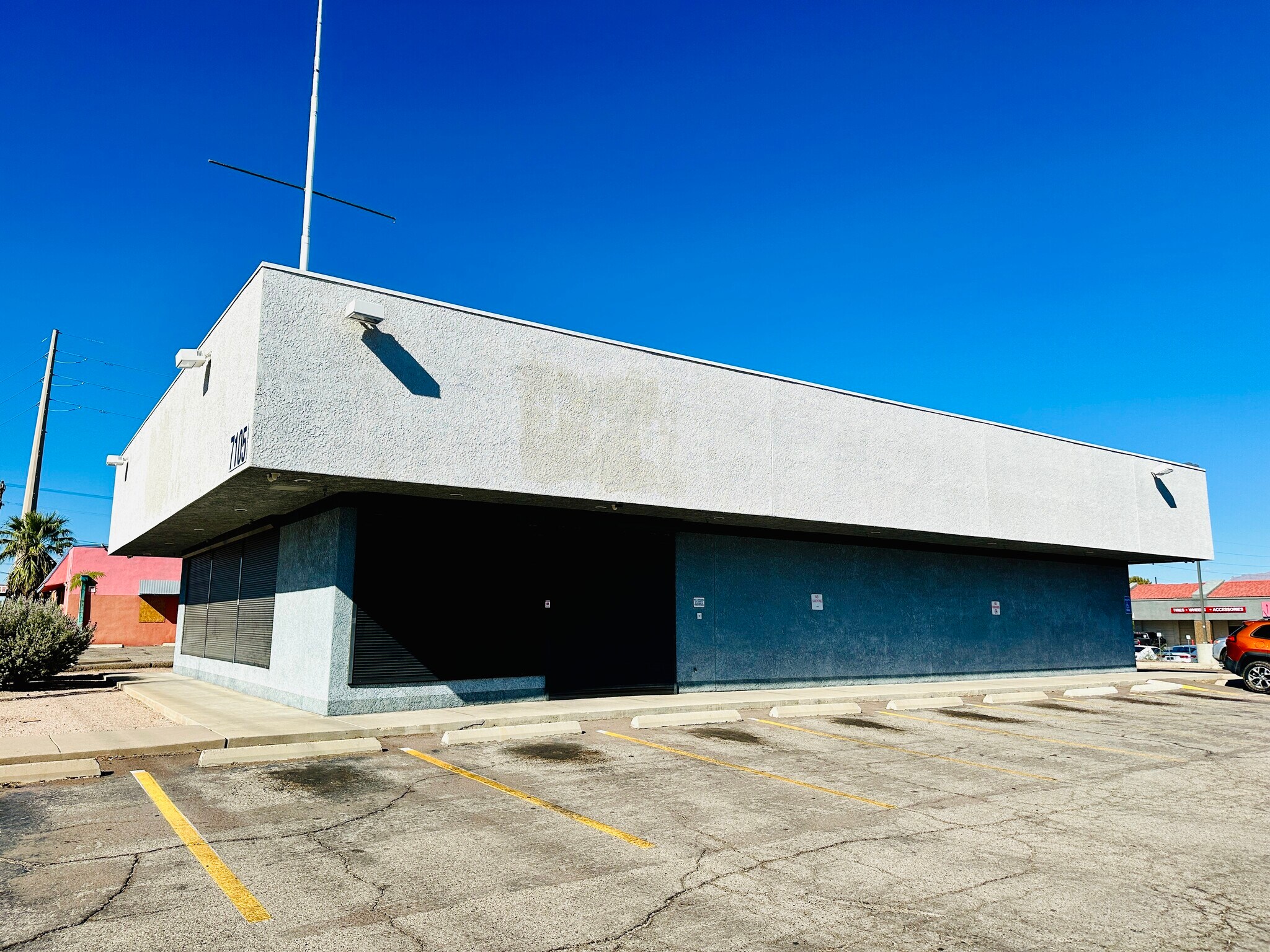 7105 E 22nd St, Tucson, AZ for lease Building Photo- Image 1 of 9