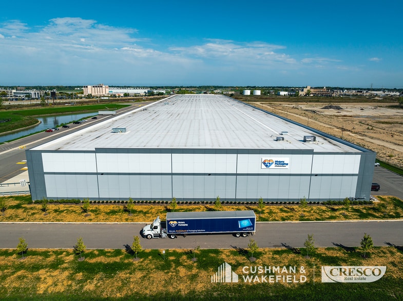 18300 Snow Rd, Brook Park, OH for lease - Aerial - Image 3 of 16