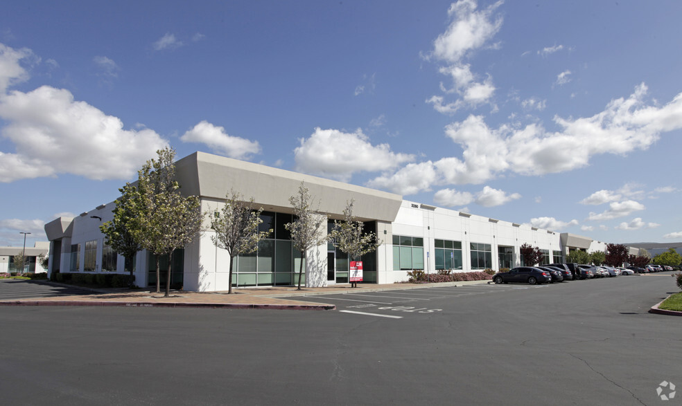 3260 Whipple Rdg, Union City, CA for lease - Building Photo - Image 1 of 6