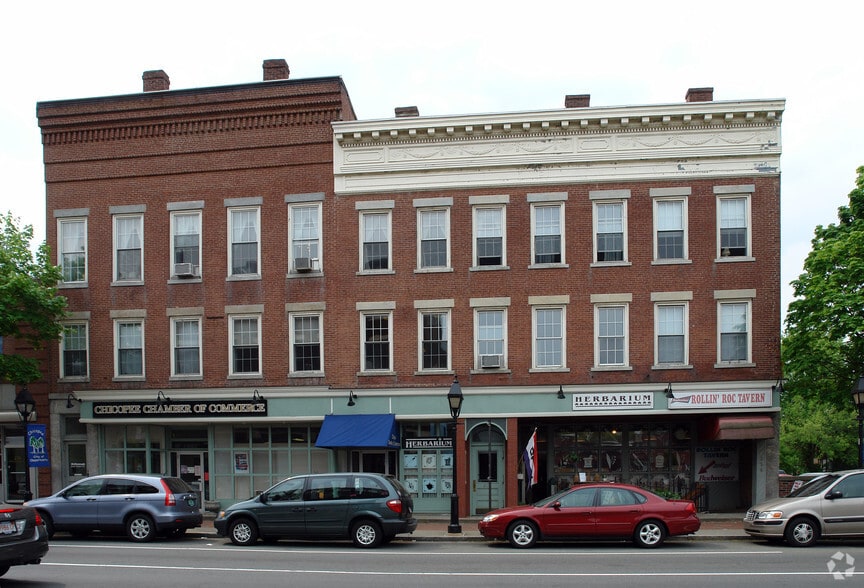 264 Exchange St, Chicopee, MA for lease - Building Photo - Image 3 of 8