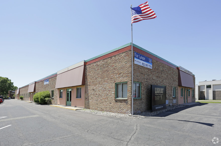 7900-7940 12th Ave S, Bloomington, MN for lease - Building Photo - Image 1 of 3