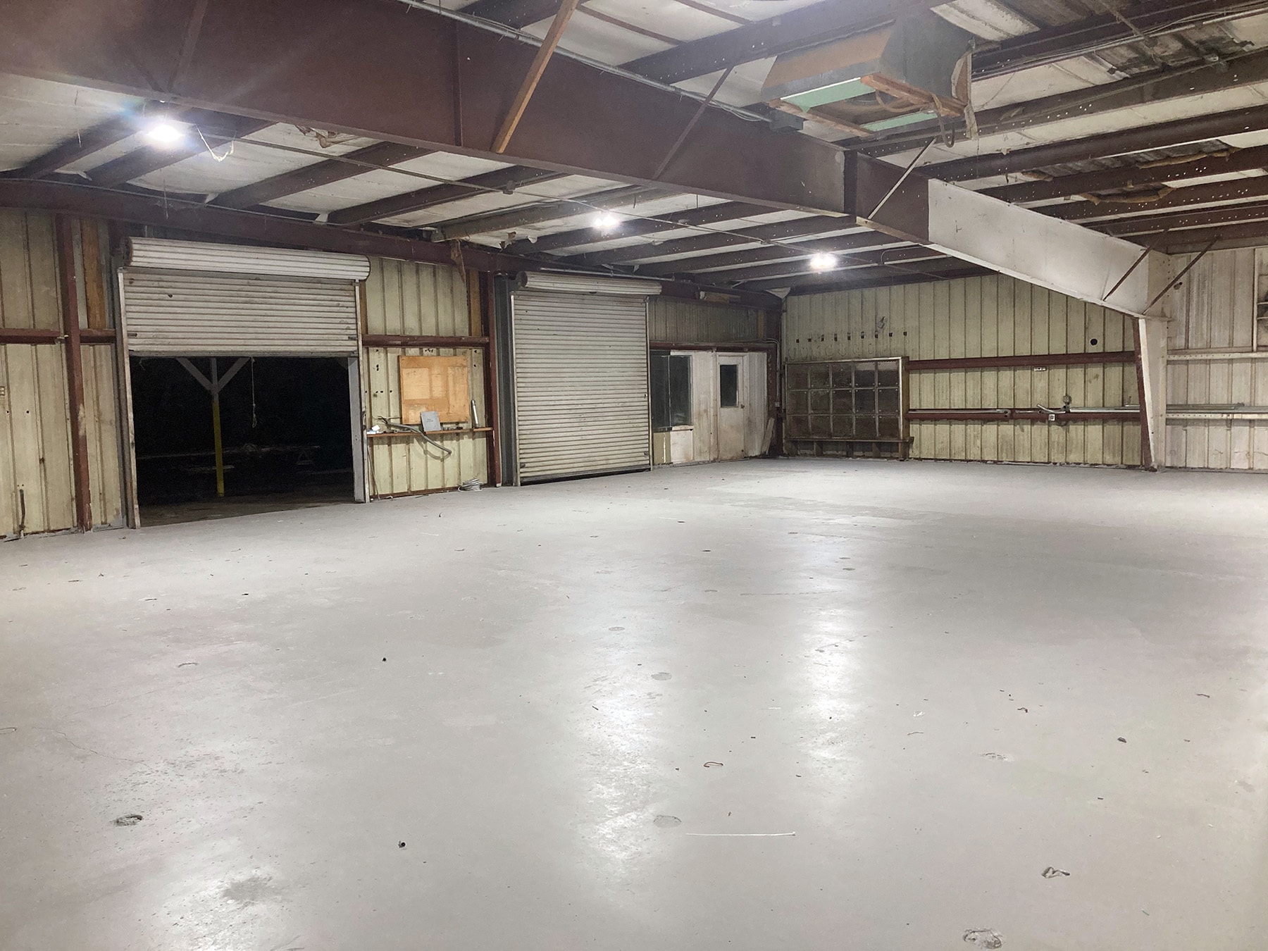 870-874 NE Pop Tilton Pl, Jensen Beach, FL for lease Interior Photo- Image 1 of 2