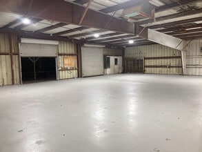 870-874 NE Pop Tilton Pl, Jensen Beach, FL for lease Interior Photo- Image 1 of 2