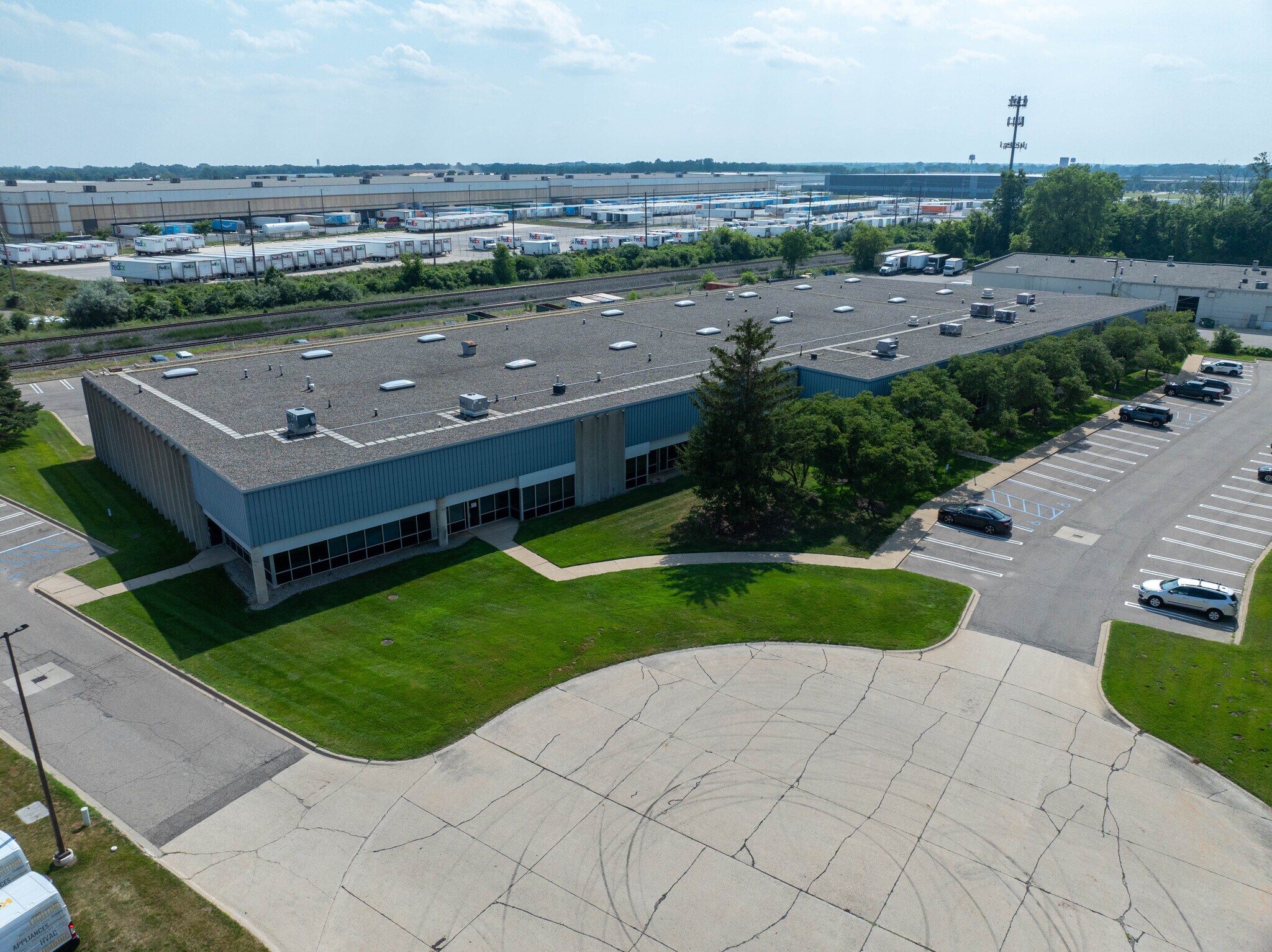 13115-13131 Waco Dr, Livonia, MI for lease Aerial- Image 1 of 6