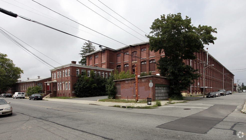 305 Nash Rd, New Bedford, MA for sale - Primary Photo - Image 1 of 1