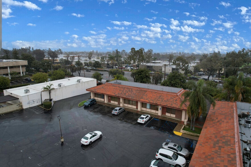 1365 W Foothill Blvd, Upland, CA for lease - Building Photo - Image 3 of 11